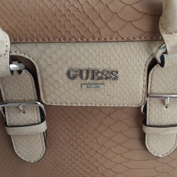 GUESS Handbag - Picture 7 of 8